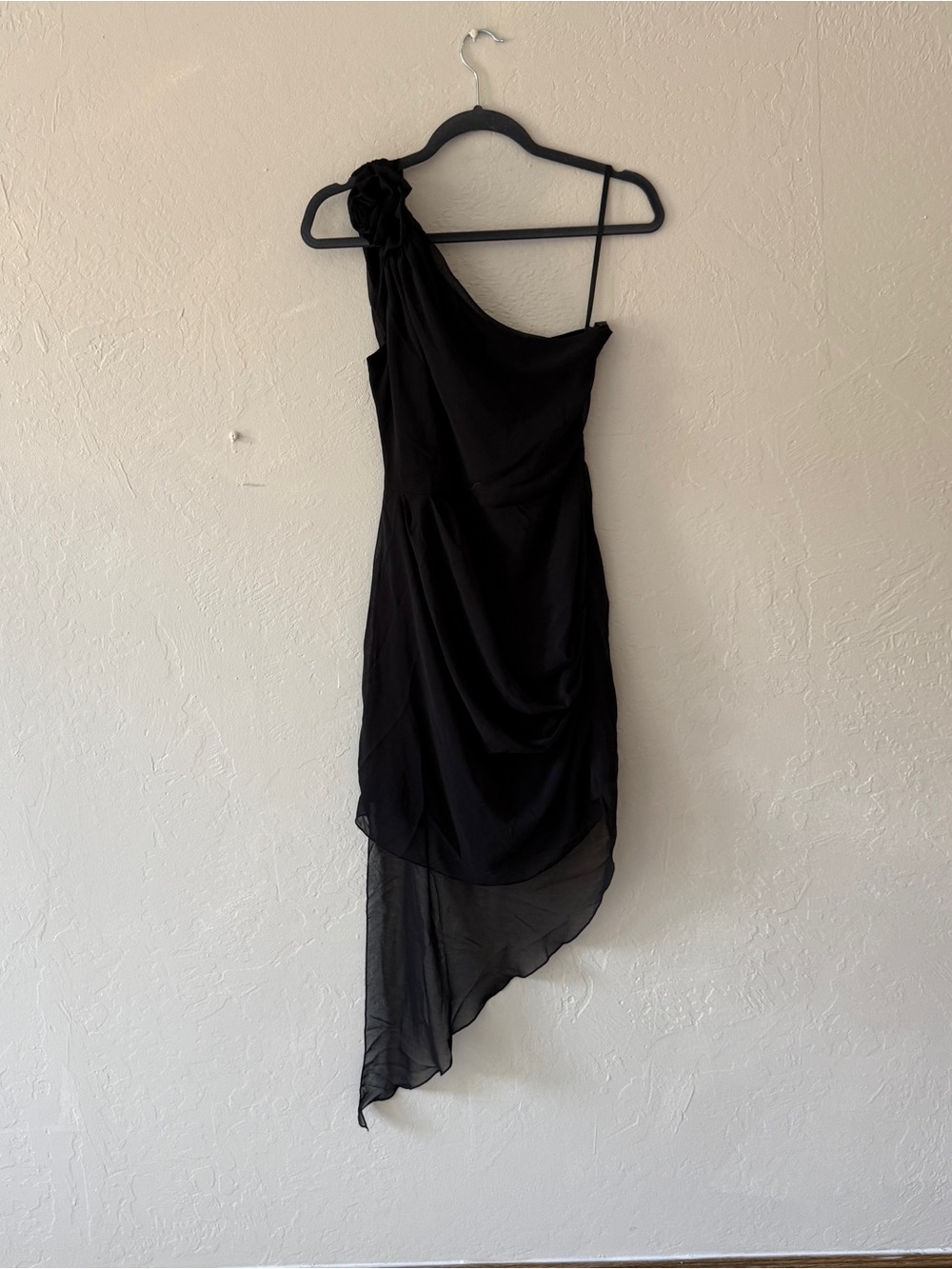 NEW. Black One-Shoulder Asymmetrical Dress